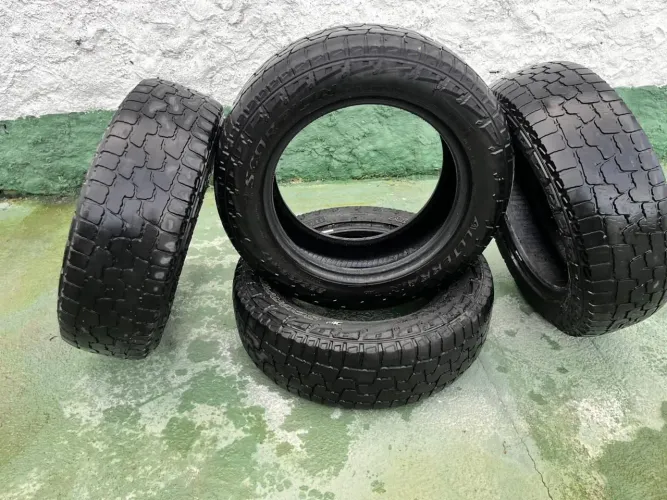 Pneus Pirelli 225/65R17