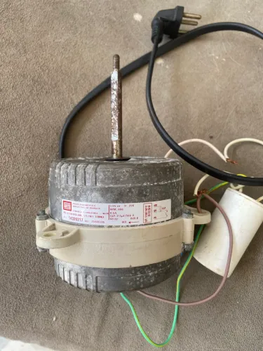 Motor de ventilador condensadora