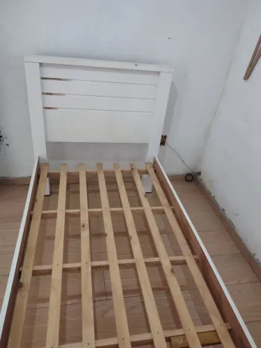 Vendo cama de solteiro de mdf