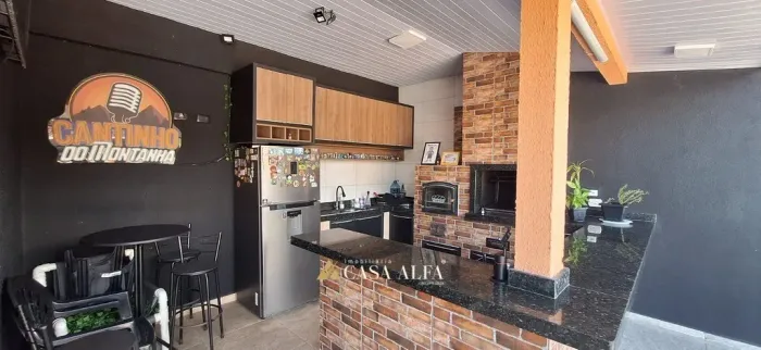 Casa com piscina a venda em Matinhos