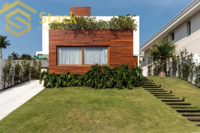 Casa Alto Padrão no Terras de São Carlos | 3 Suítes, Spa Exclusivo e Área Gourmet ? Jundia