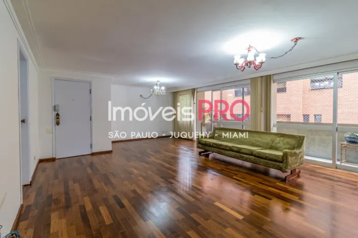 Apto 130 metros, 3 dormitórios, uma suíte, localização maravilhosa do lado do parque!!!