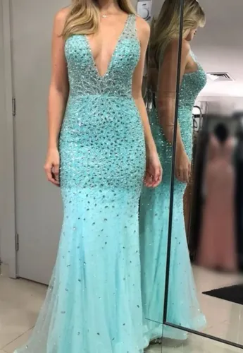 vestido festa cor azul tiffany com pedrarias 