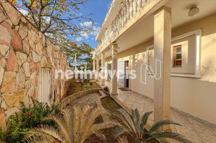 Excelente Casa com 775 m²; no MInas Brasil com piscina e sauna