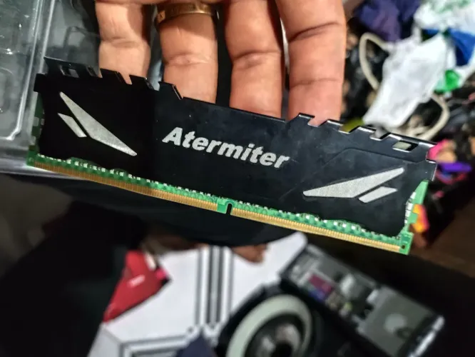 Vendo memória ram atermiter 8gb 3200 htz 
