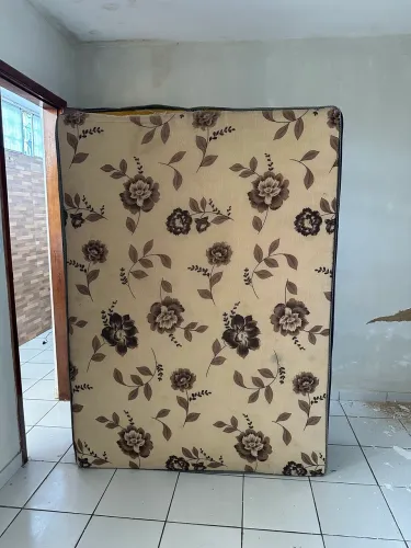 Cama casal 1 ano de uso só