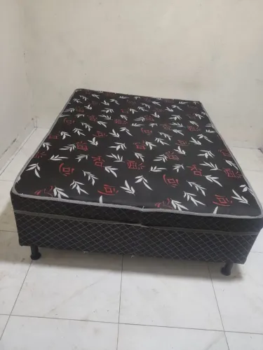 Vende-se Cama Box Casal