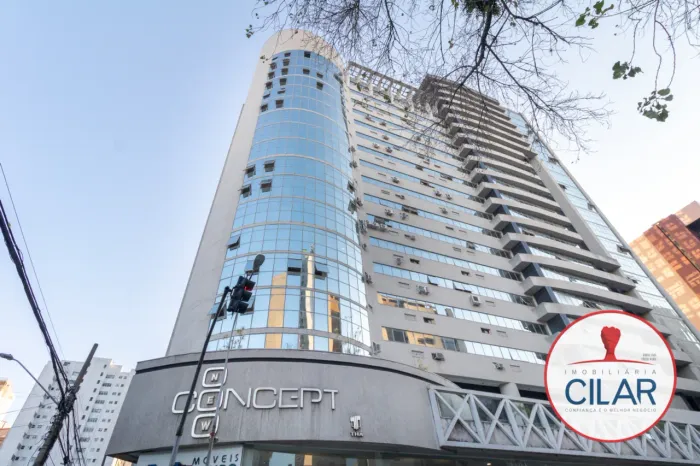Sala comercial no Centro de Curitiba com 21m² e elevador