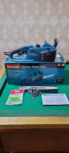 Motoserra Makita 127v