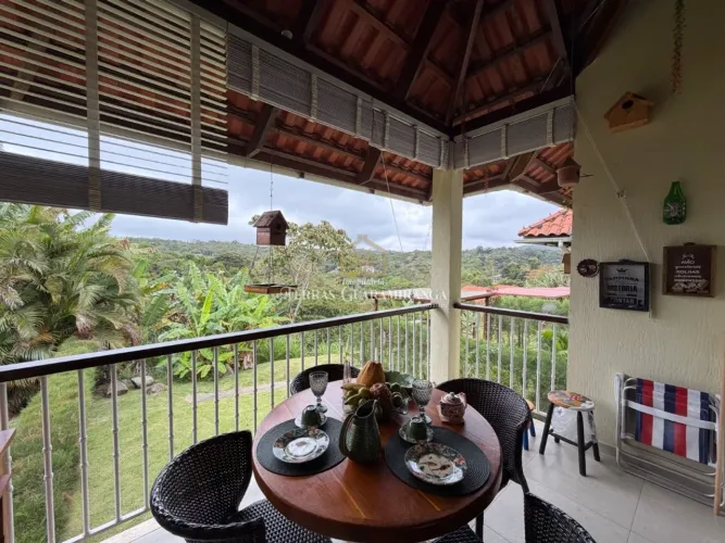 Apartamento Superior com 3 Quartos e Varanda no Condomínio Montserrat Guaramiranga