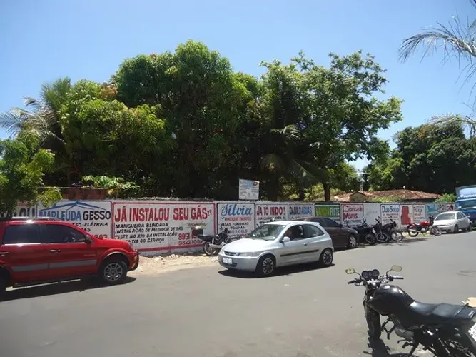 TERRENO EM MESSEJANA! 4.559,00M², FUNDO CORRESPONDENTE, PLANO, NEGOCIA CARÊNCIA.