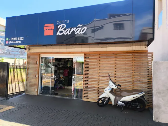 Vendo contêiner loja completa