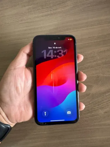 iPhone 11 128GB - R$ 700 - Tela OK / Face ID com defeito / Traseira trincada