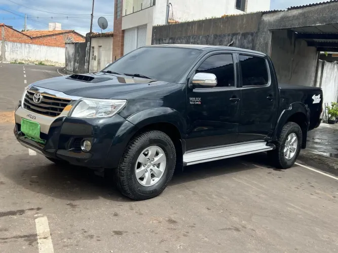 Toyota Hilux CD SRV D4-d 4X4 3.0 TDI Diesel AUT 2013