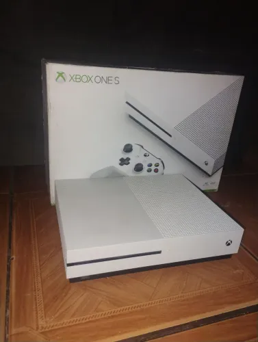 XBOX ONE S 1T PARA SAIR RAPIDO
