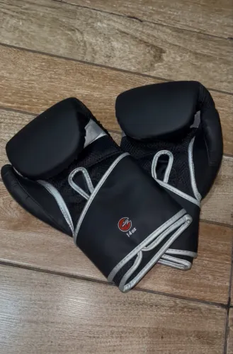 Luva de Boxe Naja 14oz - NOVA! Usada 1x Apenas