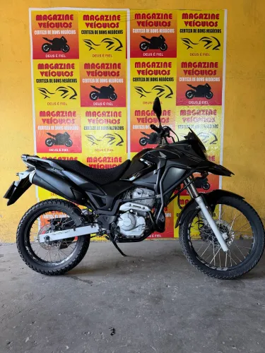Linda Xre 300 2020 bem conservada 