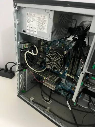Computador HP Z220 (Faço parcelado)