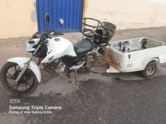 CONTRATA-SE MOTO ENTREGADOR GAS E AGUA