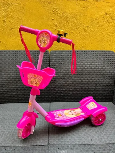 Patinete infantil musical