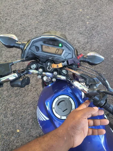 Estou vendendo a moto por esse valor mas pô ser negociavel