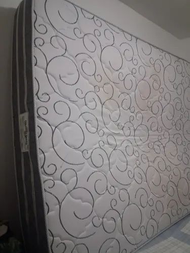 Colchão queen, marca sonos 1,98 x 1,58