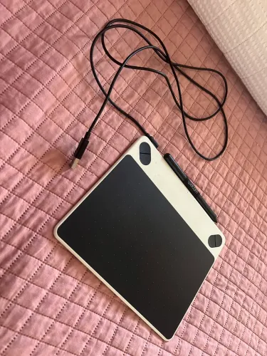 Mesa Wacom branca 