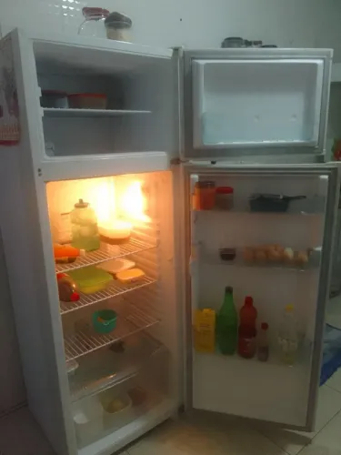Vende-se geladeira Consul