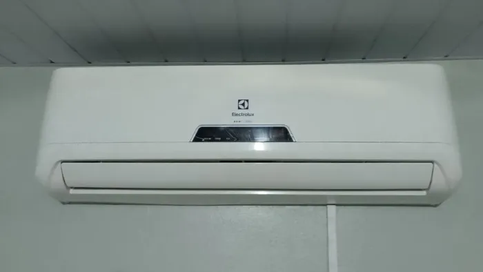 Split Electrolux 12mil btus