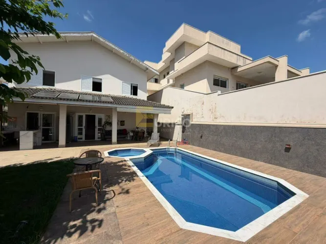 CASA A VENDA COM 3 QUARTOS - CONDOMÍNIO RECANTO DOS PATURIS