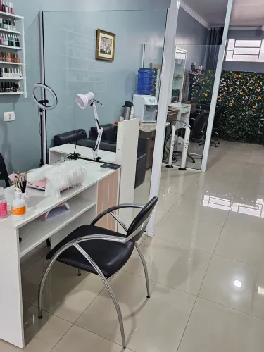 Salão de beleza alugo cadeira