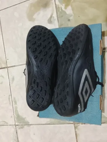 Chuteira umbro