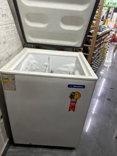 Freezer vertical uma porta metal frio