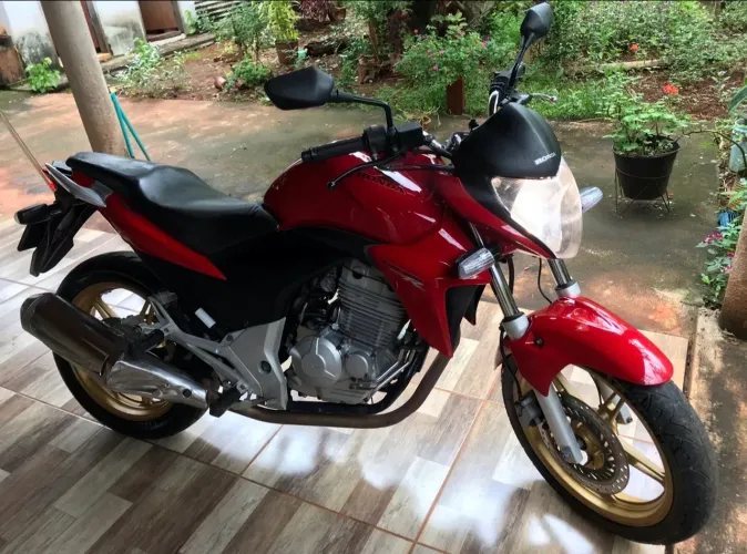 Cb 300r 2015 sem abs com passagem por leilão