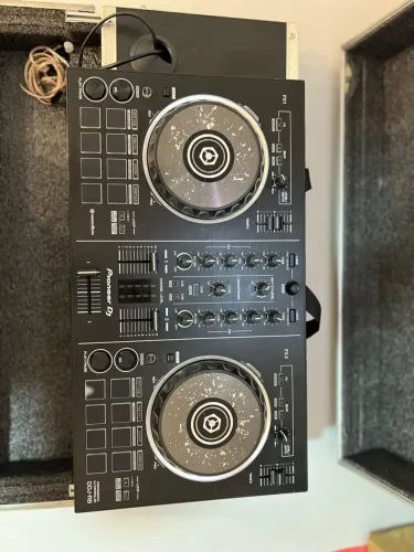 Controladora Pioneer DJ DDJ-RB + Flight Case