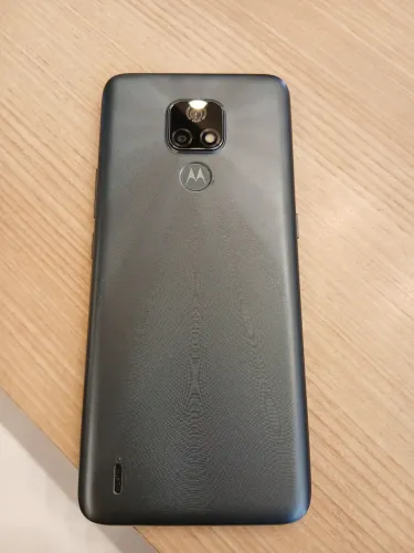 Celular Motorola novinho sem arranhão