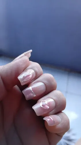 Vende se unhas totalmente realistas 