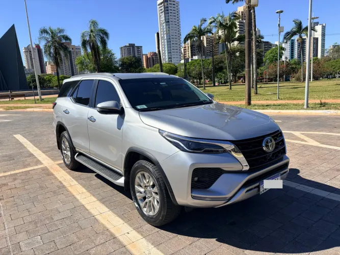 Toyota Hilux SW4 SRX 4X4 2.8 TDI 16V Dies. Aut. 2022