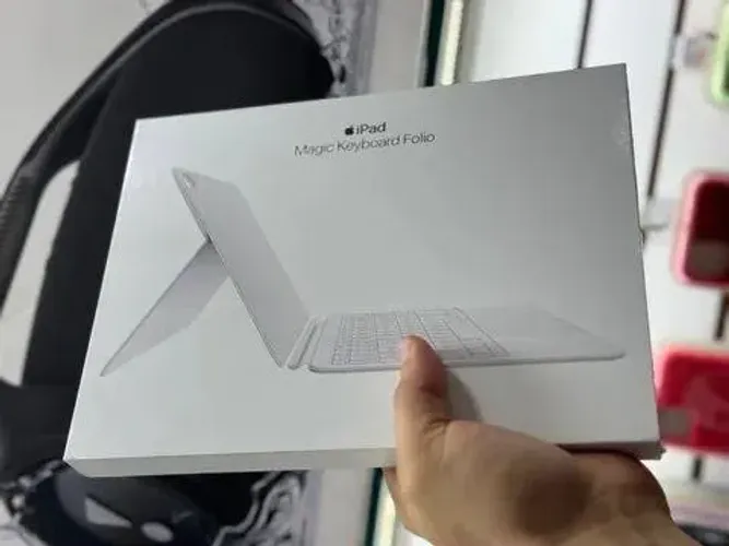 Teclado Magic keyboard Folio - Ipad 10 e Ipad 11 A16 - Caixa lacrada - Em ate 18x