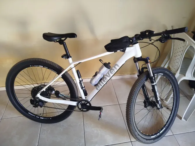 Vendo bike nova usada poucas vezes 