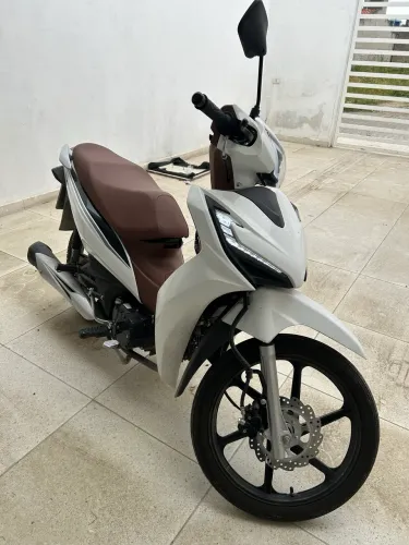 Moto Shineray Rio 2025 - Branca/Marrom - Apenas 1.700 km