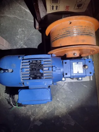 MOTOR TRIFÁSICO REDUTOR WEG 