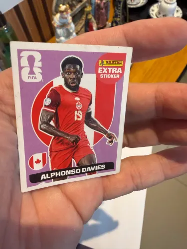 Figurinha copa 2026 Legend Bordô Alphonso Davies