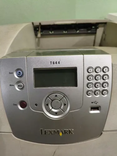 Vendo impressora corporativa Lexmark T644