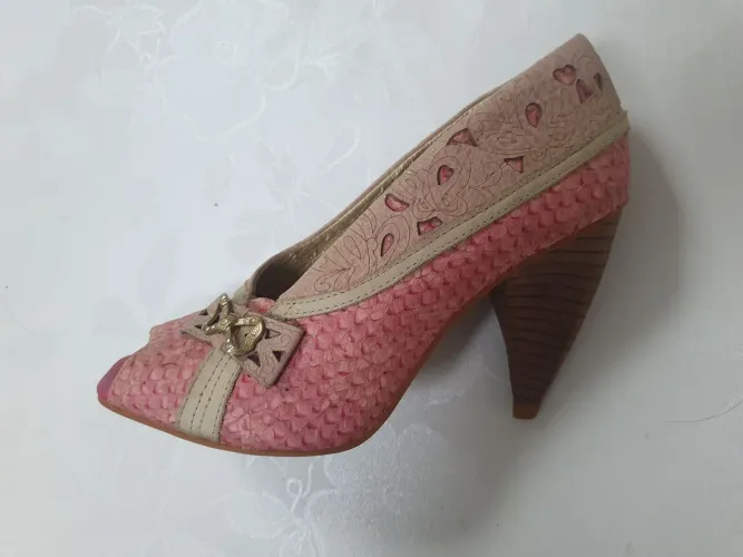Sapato Pip Toe Tanara número 35 couro croc