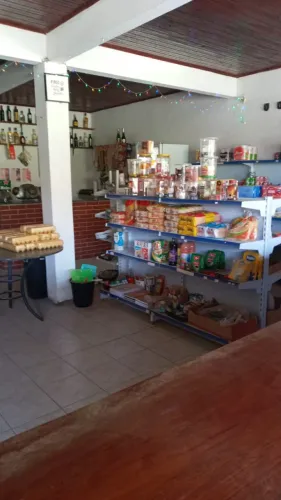 Gôndola para mercado vazia e desmontada