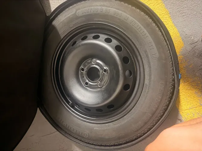 Pneu estepe Mercedes