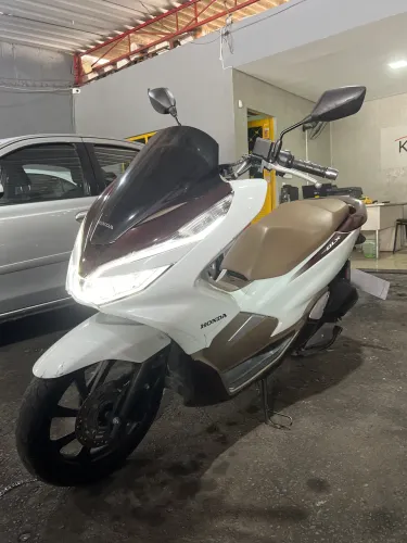 Pcx Dlx ano 2020 baixo km.
