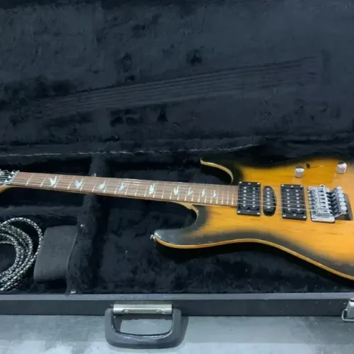 Guitarra Memphisbyr Tagima Modelo MG-130 com Floyd Rose