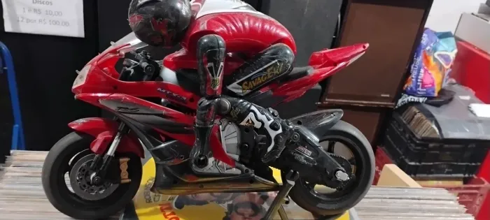 Moto esportiva brinquedo